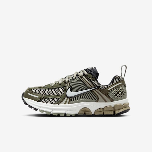 Green Shoes. Nike CA